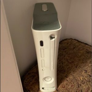 Xbox 360!!! Comes with everything!